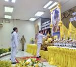 ร่วมพิธีเครื่องราชสักการะวางพานพุ่ม และพิธีจุดเทียนถวายพระพ
